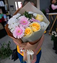 Букет цветов из:  Герберы, Розы и Хризантемы в Васильевское