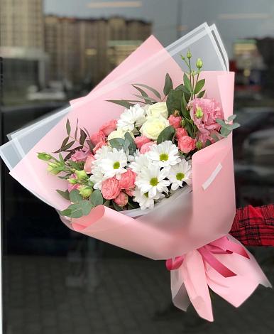 Букет цветов из: Розы, Лизиантусы и Хризантемы в Васильевское